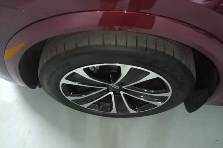 Used Hima AITO M7 2026 Model Pure Electric Max Long Range 5-Seater Version Left Front Wheel Hub