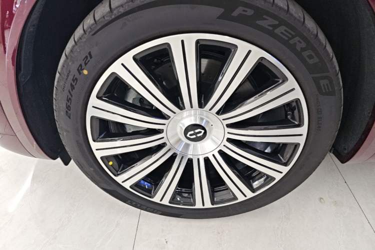 Used Hima AITO M7 2026 Model Range-Extending Ultra All-Wheel Drive 5-Seater Version Left Front Wheel Hub