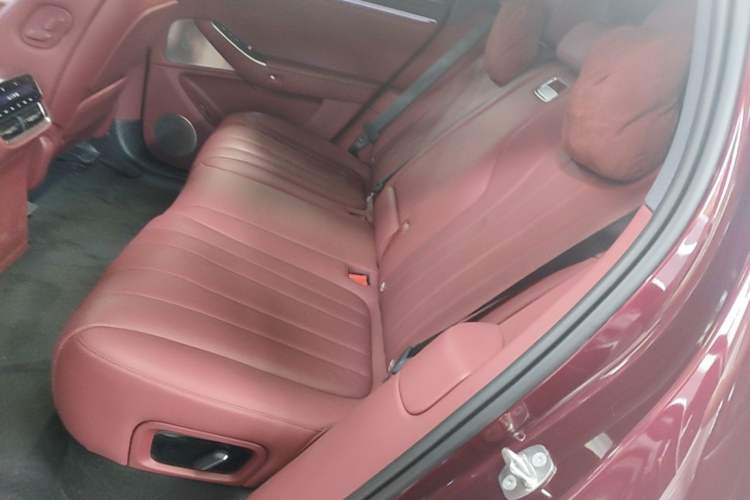 Used Hima AITO M7 2026 Model Range-Extending Ultra All-Wheel Drive 5-Seater Version Left Rear Seat