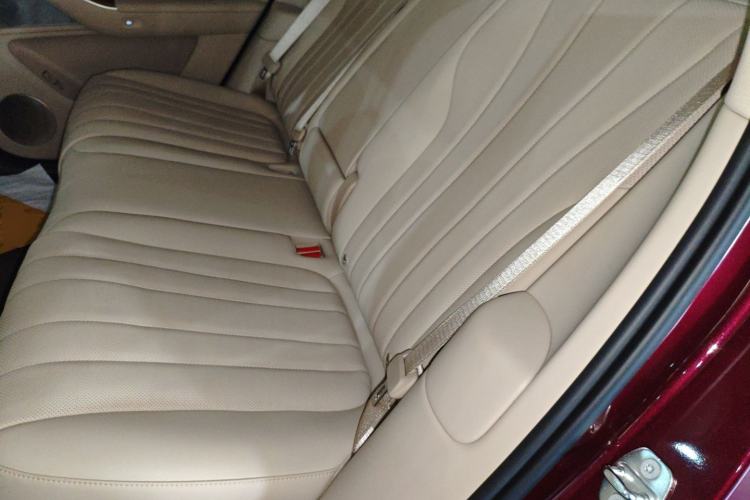Used Hima AITO M7 2026 Model Range-Extending Max All-Wheel Drive 5-Seater Version Left Rear Seat