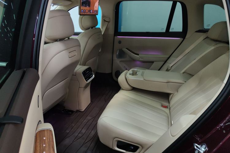 Used Hima AITO M7 2026 Model Range-Extending Max All-Wheel Drive 5-Seater Version Left Rear Seat
