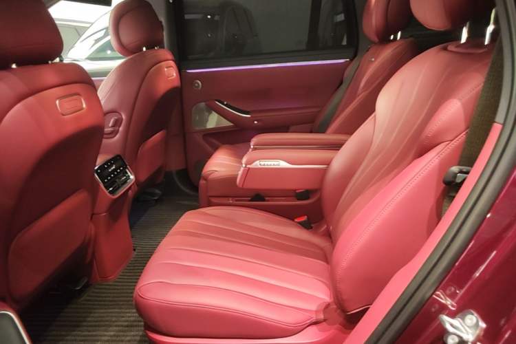Used Hima AITO M7 2026 Model Range-Extending Ultra All-Wheel Drive 6-Seater Version Left Rear Seat