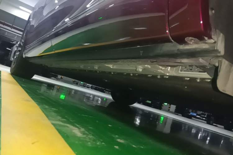 Used Hima AITO M7 2026 Model Pure Electric Max Long Range 5-Seater Version Left Side Sill