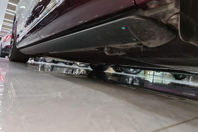 Used Hima AITO M7 2026 Model Range-Extending Max All-Wheel Drive 5-Seater Version Left Side Sill