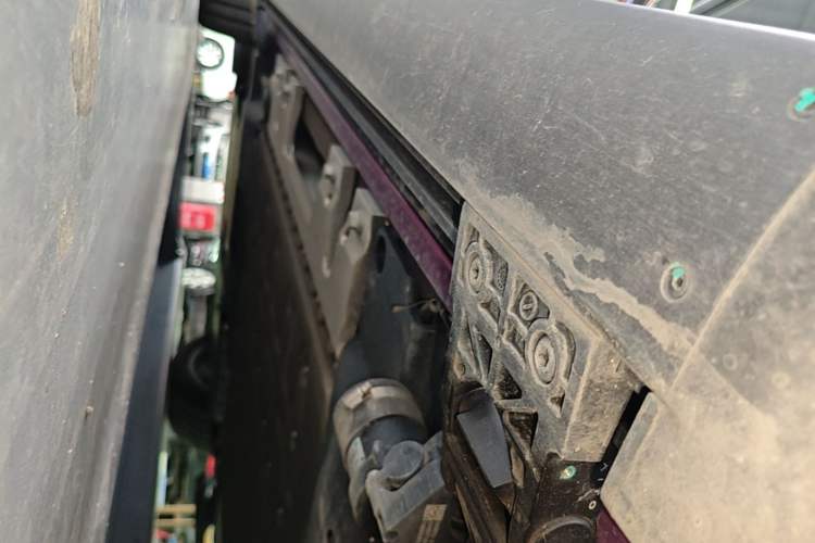 Used Hima AITO M7 2026 Model Range-Extending Ultra All-Wheel Drive 6-Seater Version Left Side Sill