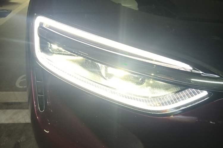 Used Hima AITO M7 2026 Model Range-Extending Max All-Wheel Drive 5-Seater Version Right Front Headlight
