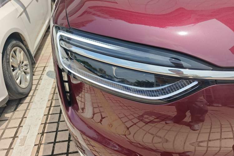 Used Hima AITO M7 2026 Model Range-Extending Max All-Wheel Drive 5-Seater Version Right Front Headlight