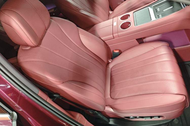 Used Hima AITO M7 2026 Model Range-Extending Ultra All-Wheel Drive 6-Seater Version Right Front Seat