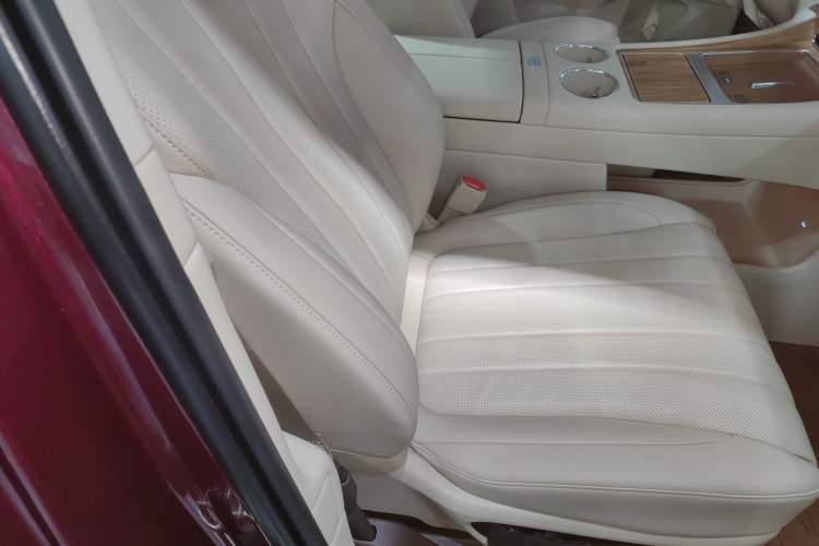 Used Hima AITO M7 2026 Model Range-Extending Max All-Wheel Drive 5-Seater Version Right Front Seat