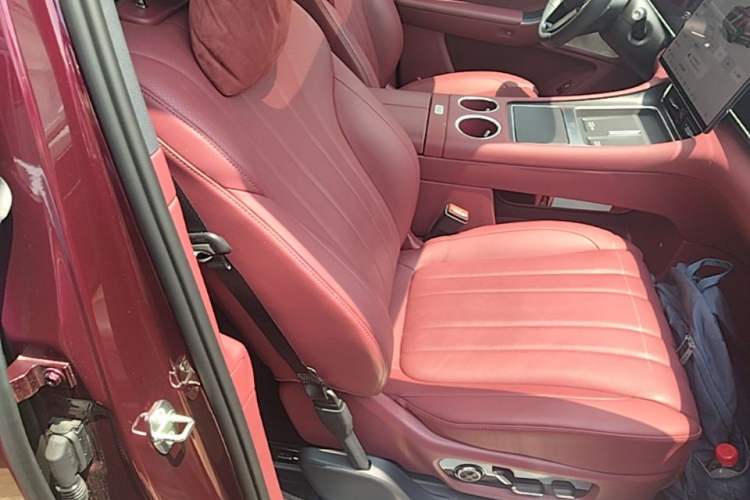 Used Hima AITO M7 2026 Model Range-Extending Ultra All-Wheel Drive 5-Seater Version Right Front Seat