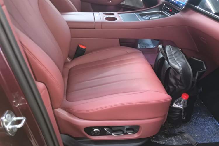 Used Hima AITO M7 2026 Model Pure Electric Ultra All-Wheel Drive 5-Seater Version Right Front Seat