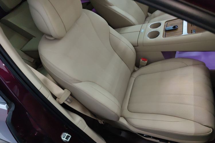 Used Hima AITO M7 2026 Model Range-Extending Max All-Wheel Drive 5-Seater Version Right Front Seat