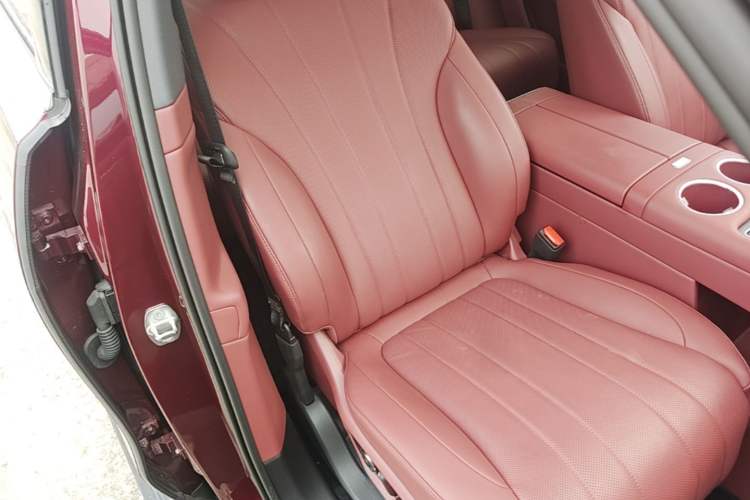 Used Hima AITO M7 2026 Model Range-Extending Ultra All-Wheel Drive 5-Seater Version Right Front Seat