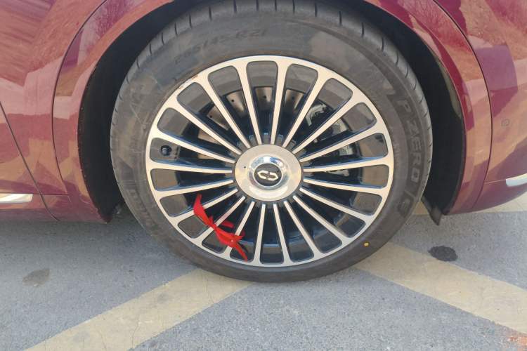 Used Hima AITO M7 2026 Model Range-Extending Max All-Wheel Drive 5-Seater Version Right Front Wheel Hub