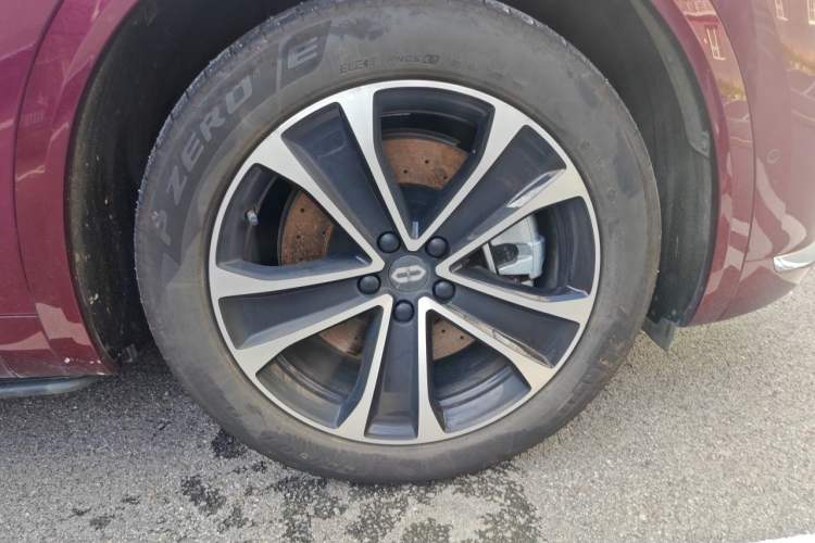 Used Hima AITO M7 2026 Model Range-Extending Ultra All-Wheel Drive 5-Seater Version Right Front Wheel Hub