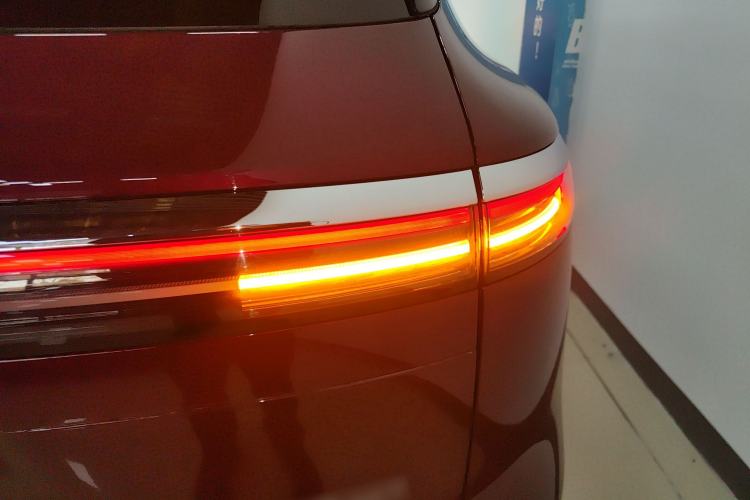 Used Hima AITO M7 2026 Model Range-Extending Max All-Wheel Drive 5-Seater Version Right Rear Taillight