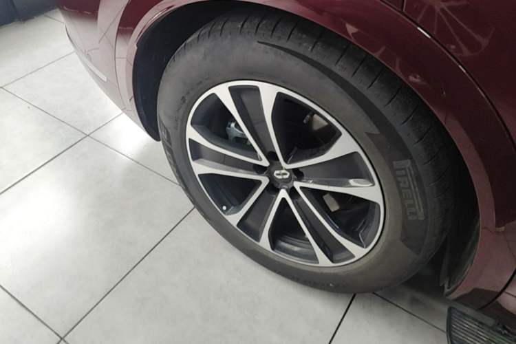 Used Hima AITO M7 2026 Model Range-Extending Ultra All-Wheel Drive 5-Seater Version Right Rear Wheel Hub