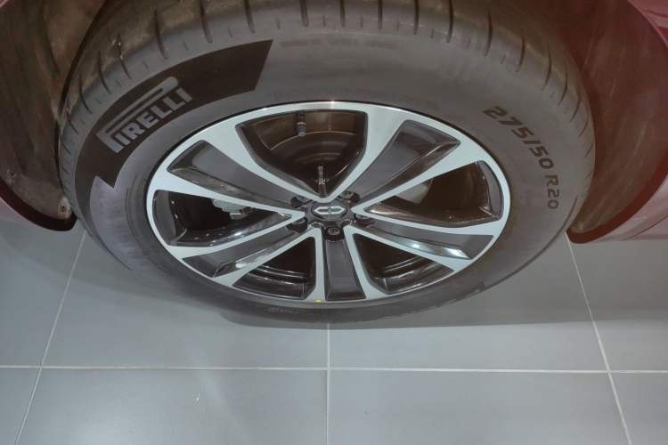 Used Hima AITO M7 2026 Model Range-Extending Max All-Wheel Drive 5-Seater Version Right Rear Wheel Hub