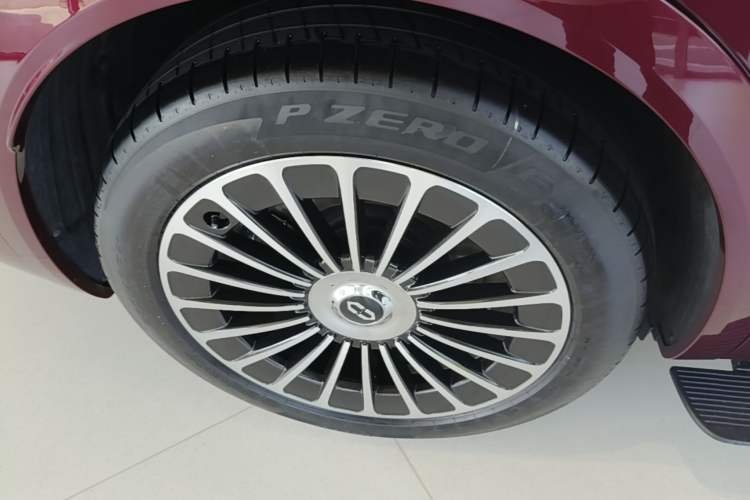 Used Hima AITO M7 2026 Model Range-Extending Ultra All-Wheel Drive 5-Seater Version Right Rear Wheel Hub