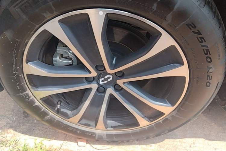 Used Hima AITO M7 2026 Model Range-Extending Ultra All-Wheel Drive 5-Seater Version Right Rear Wheel Hub