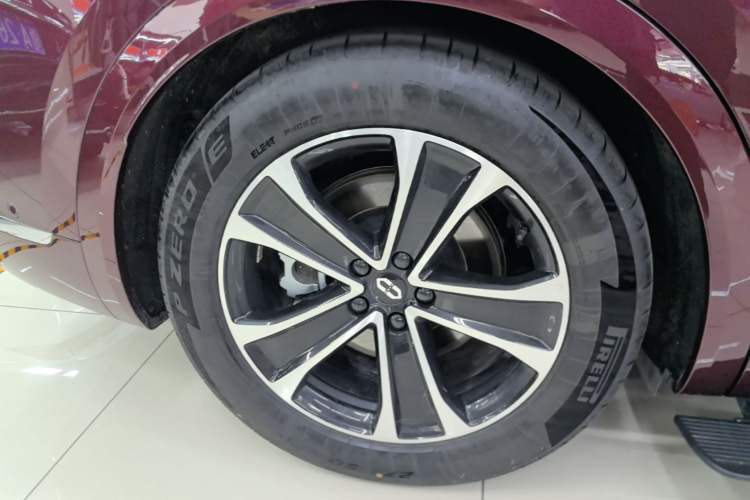 Used Hima AITO M7 2026 Model Pure Electric Max All-Wheel Drive 5-Seater Version Right Rear Wheel Hub