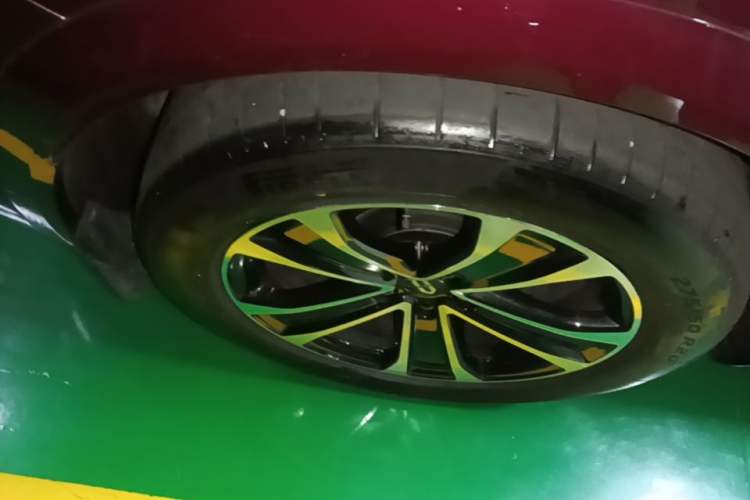Used Hima AITO M7 2026 Model Pure Electric Max Long Range 5-Seater Version Right Rear Wheel Hub