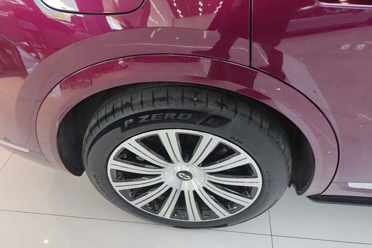 Used Hima AITO M7 2026 Model Range-Extending Ultra All-Wheel Drive 6-Seater Version Right Rear Wheel Hub