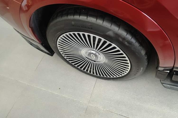 Used Hima AITO M7 2026 Model Range-Extending Max All-Wheel Drive 5-Seater Version Right Rear Wheel Hub