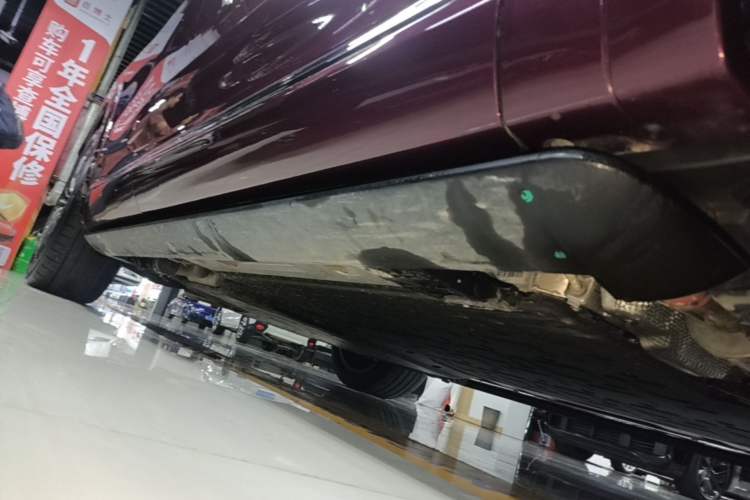 Used Hima AITO M7 2026 Model Range-Extending Max All-Wheel Drive 5-Seater Version Right Side Sill