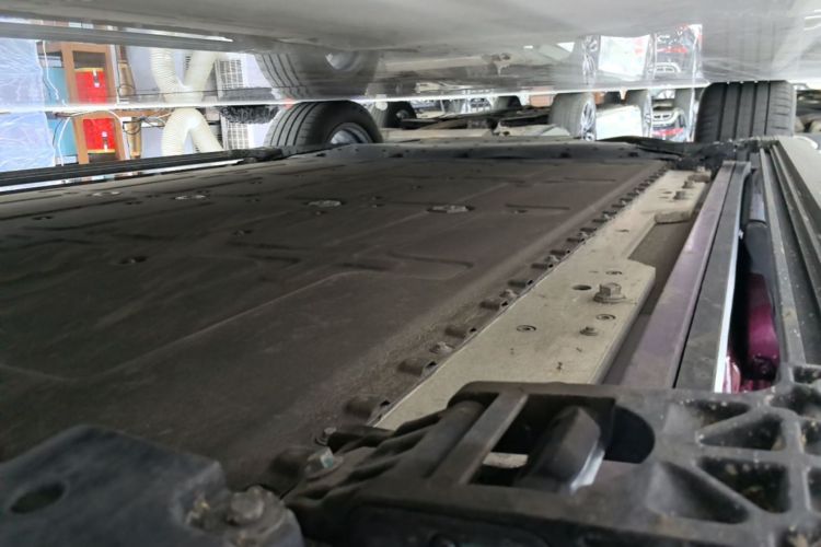 Used Hima AITO M7 2026 Model Pure Electric Max All-Wheel Drive 5-Seater Version Right Side Sill