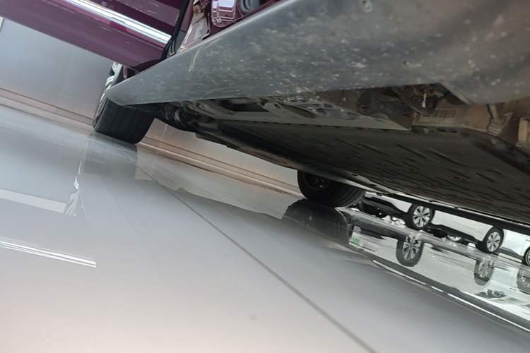 Used Hima AITO M7 2026 Model Range-Extending Ultra All-Wheel Drive 6-Seater Version Right Side Sill