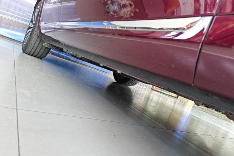 Used Hima AITO M7 2026 Model Range-Extending Ultra All-Wheel Drive 5-Seater Version Right Side Sill