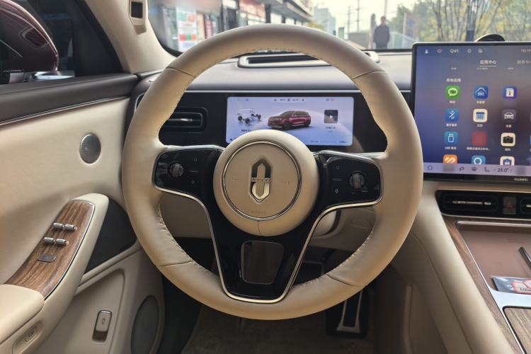 Used Hima AITO M7 2026 Model Range-Extending Max All-Wheel Drive 5-Seater Version Steering Wheel