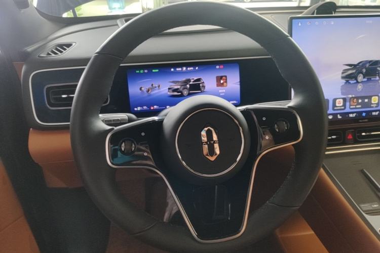 Used Hima AITO M7 2026 Model Range-Extending Max All-Wheel Drive 5-Seater Version Steering Wheel