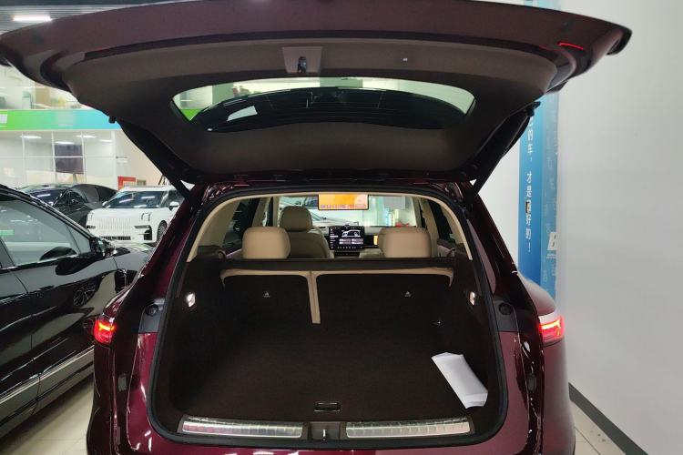 Used Hima AITO M7 2026 Model Range-Extending Max All-Wheel Drive 5-Seater Version Trunk