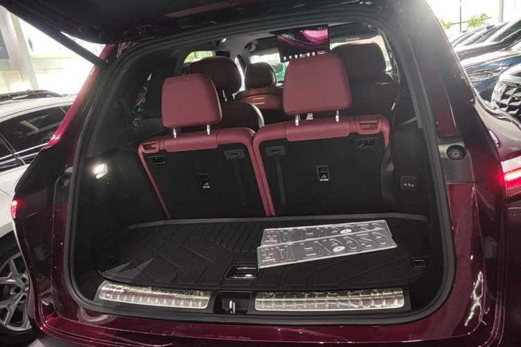 Used Hima AITO M7 2026 Model Range-Extending Ultra All-Wheel Drive 6-Seater Version Trunk