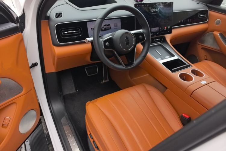 Used Hima AITO M7 2026 Model Range-Extending Max All-Wheel Drive 6-Seater Version Center Console