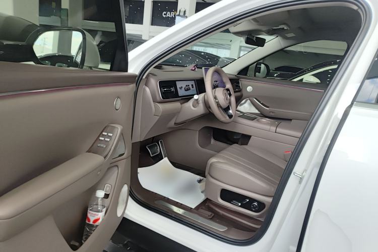 Used Hima AITO M7 2026 Model Range-Extending Pro+ All-Wheel Drive 5-Seater Version Driver Seat