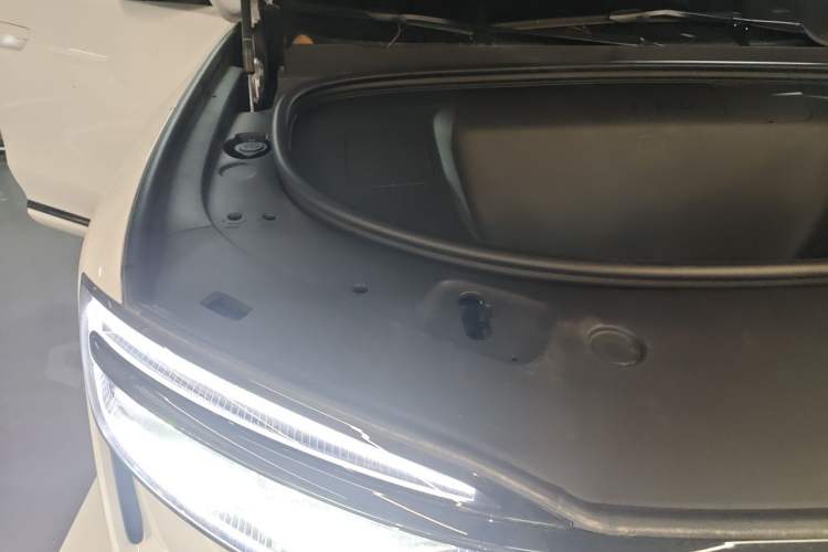 Used Hima AITO M7 2026 Model Pure Electric Max All-Wheel Drive 5-Seater Version Engine Bay Right