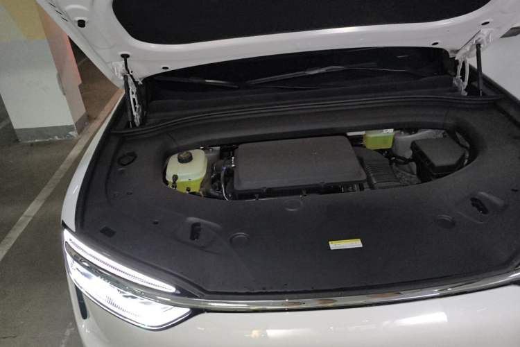 Used Hima AITO M7 2026 Model Range-Extending Ultra All-Wheel Drive 5-Seater Version Engine Bay Right