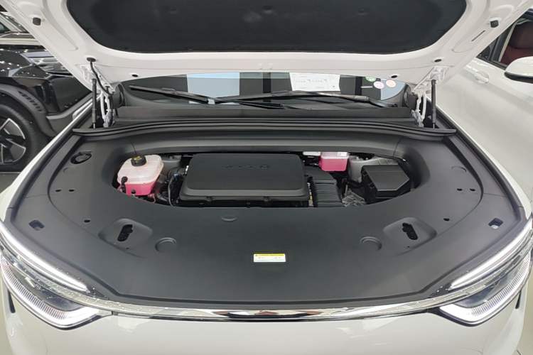 Used Hima AITO M7 2026 Model Range-Extending Pro+ All-Wheel Drive 5-Seater Version Engine Bay