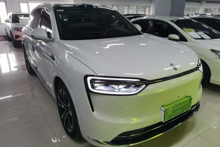 Used Hima AITO M7 2026 Model Range-Extending Max All-Wheel Drive 5-Seater Version Front Right 45 Deg