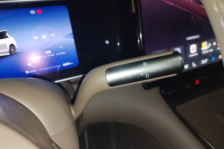 Used Hima AITO M7 2026 Model Range-Extending Ultra All-Wheel Drive 5-Seater Version Gear Lever