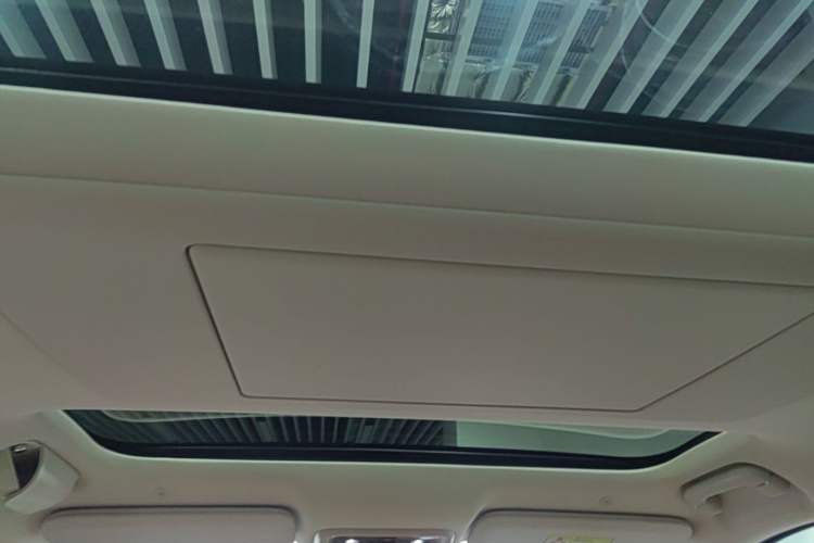Used Hima AITO M7 2026 Model Range-Extending Ultra All-Wheel Drive 6-Seater Version Headliner