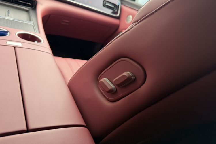 Used Hima AITO M7 2026 Model Range-Extending Pro+ All-Wheel Drive 5-Seater Version Interior 9
