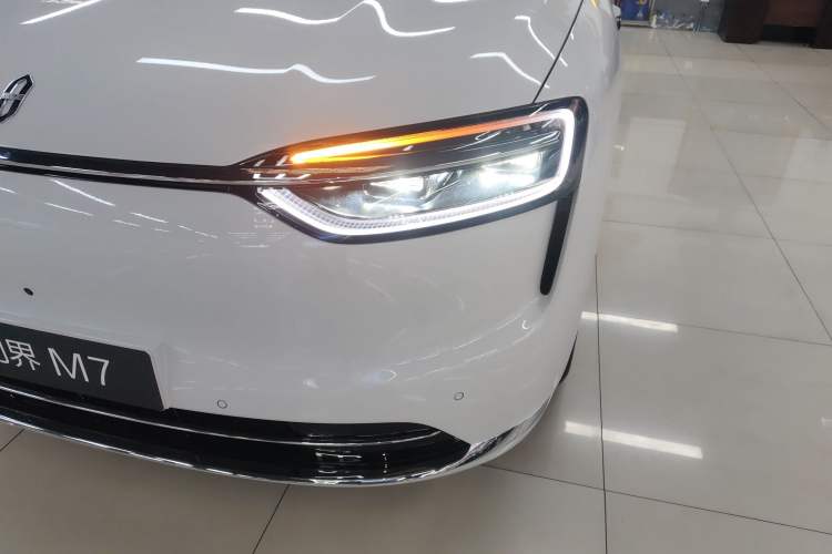 Used Hima AITO M7 2026 Model Range-Extending Max All-Wheel Drive 5-Seater Version Left Front Headlight