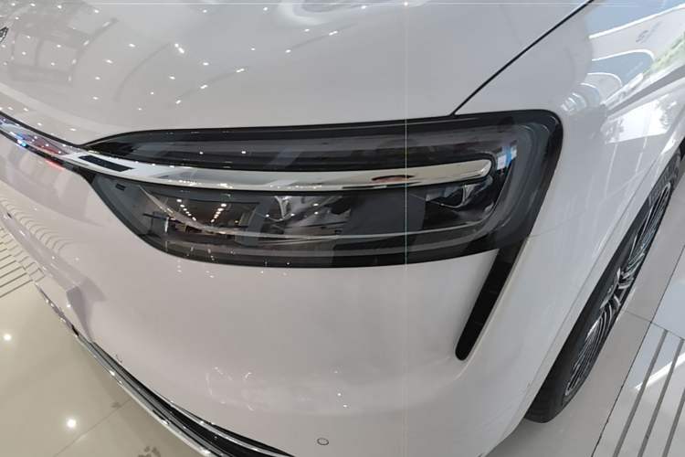 Used Hima AITO M7 2026 Model Range-Extending Ultra All-Wheel Drive 5-Seater Version Left Front Headlight