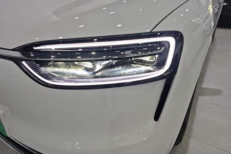 Used Hima AITO M7 2026 Model Range-Extending Ultra All-Wheel Drive 6-Seater Version Left Front Headlight