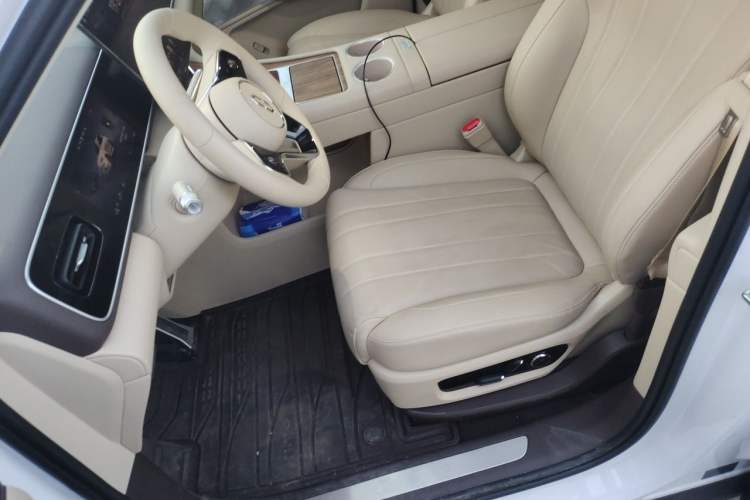 Used Hima AITO M7 2026 Model Range-Extending Max All-Wheel Drive 5-Seater Version Left Front Seat