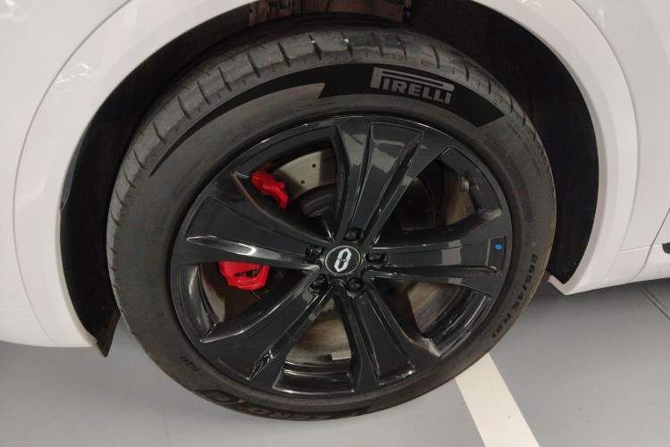 Used Hima AITO M7 2026 Model Range-Extending Max All-Wheel Drive 5-Seater Version Left Front Wheel Hub